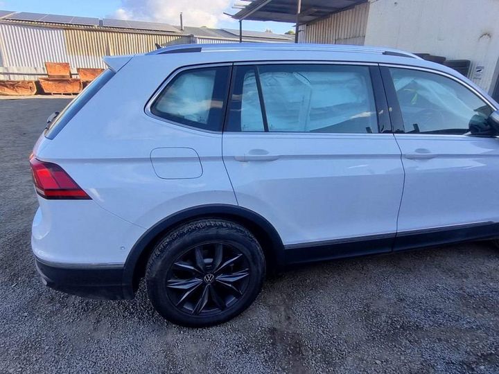 2023 VOLKSWAGEN TIGUAN IN BODY, W/ LED TYPE, NON DYNAMIC INDICATORS (8SK), ALLSPACE, 5NA, 06/16-02/24 5NL945095A LEFT TAILLIGHT