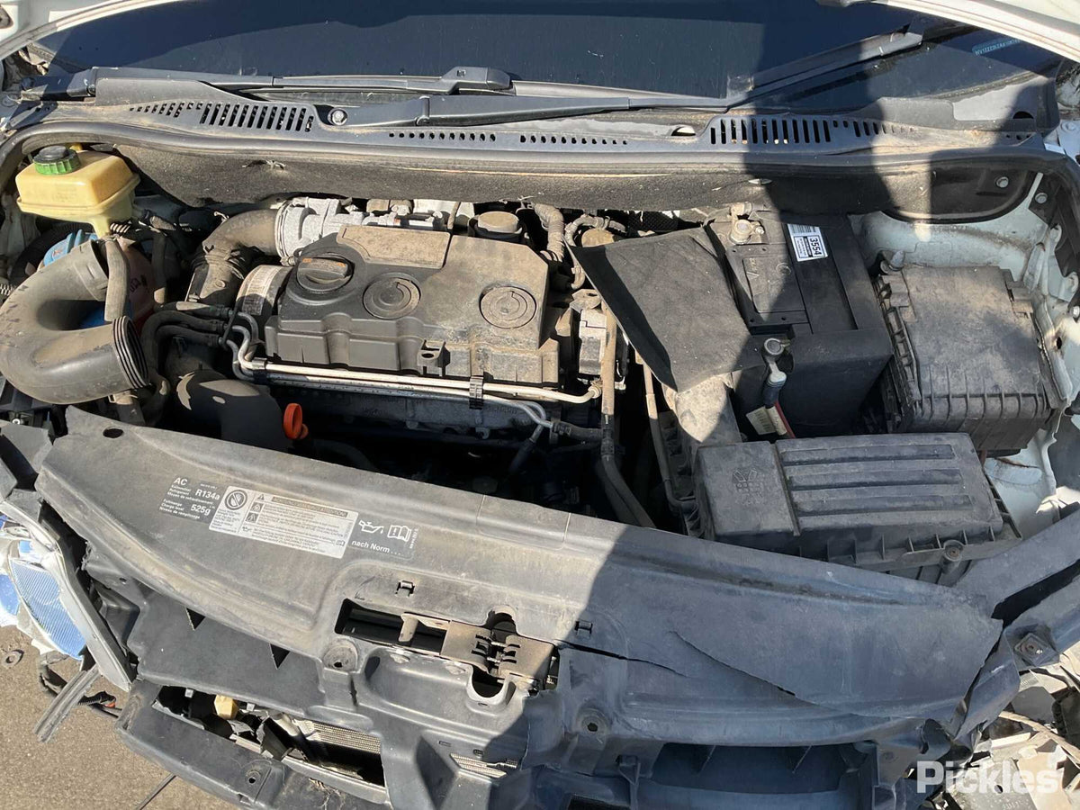 2010 VOLKSWAGEN CADDY ENGINE BAY, DIESEL, 2K, 08/10-06/15  FUSE BOX