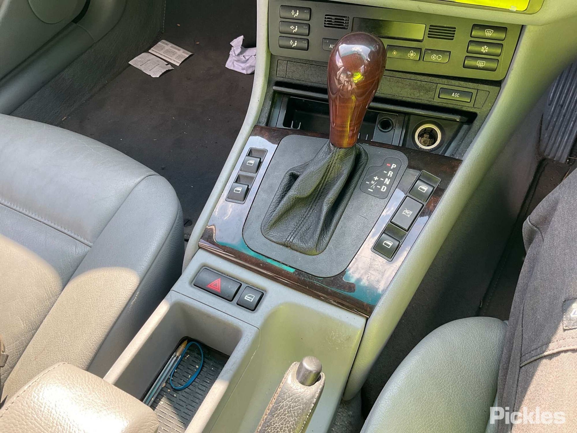 2001 BMW 3 SERIES E46, SEDAN, CLEAR FLASHER TYPE, 09/98-09/01 6321836492163218364921 LEFT TAILLIGHT