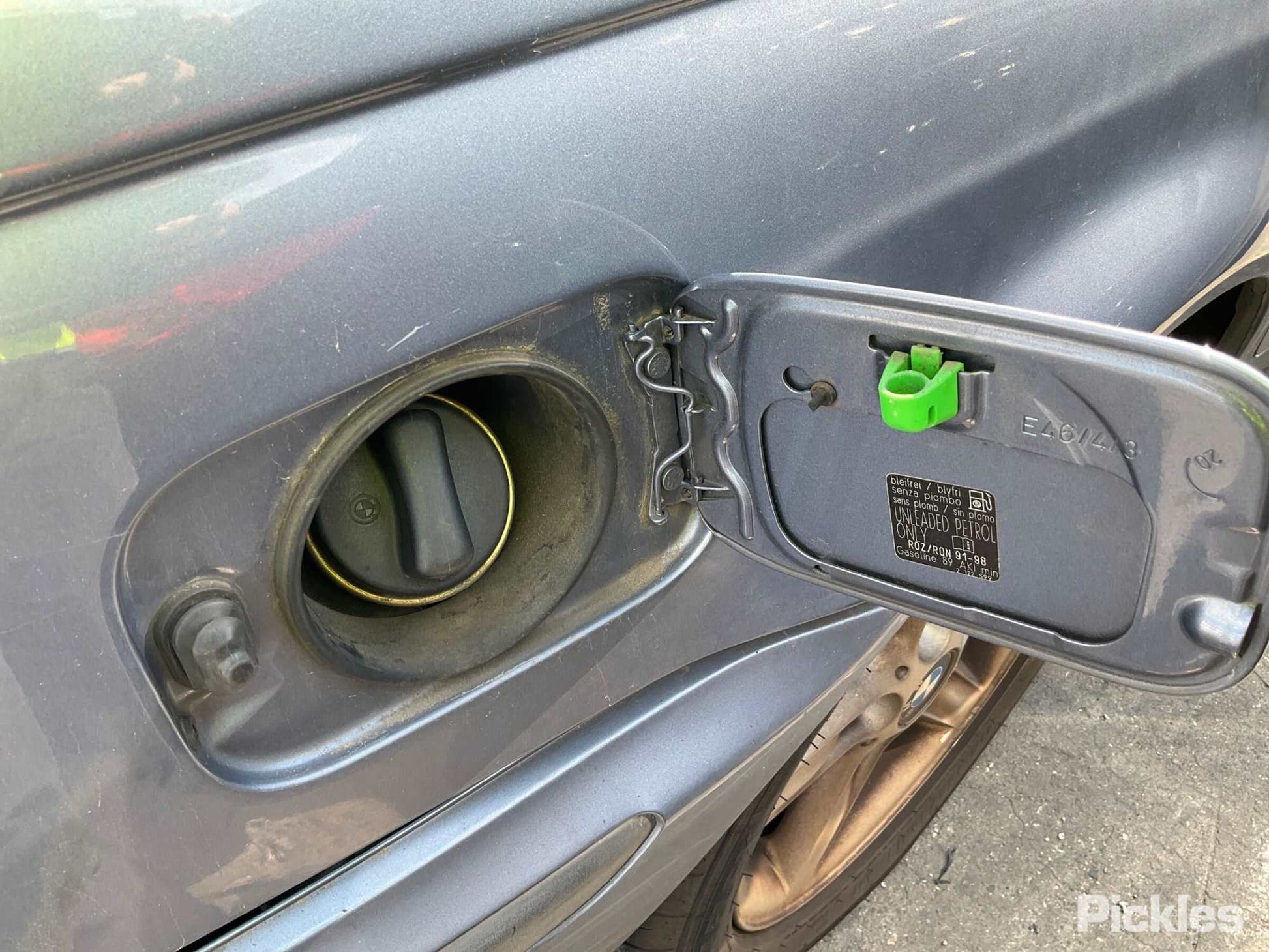 2001 BMW 3 SERIES E46, 09/98-07/06  RIGHT REAR DOOR WINDOW