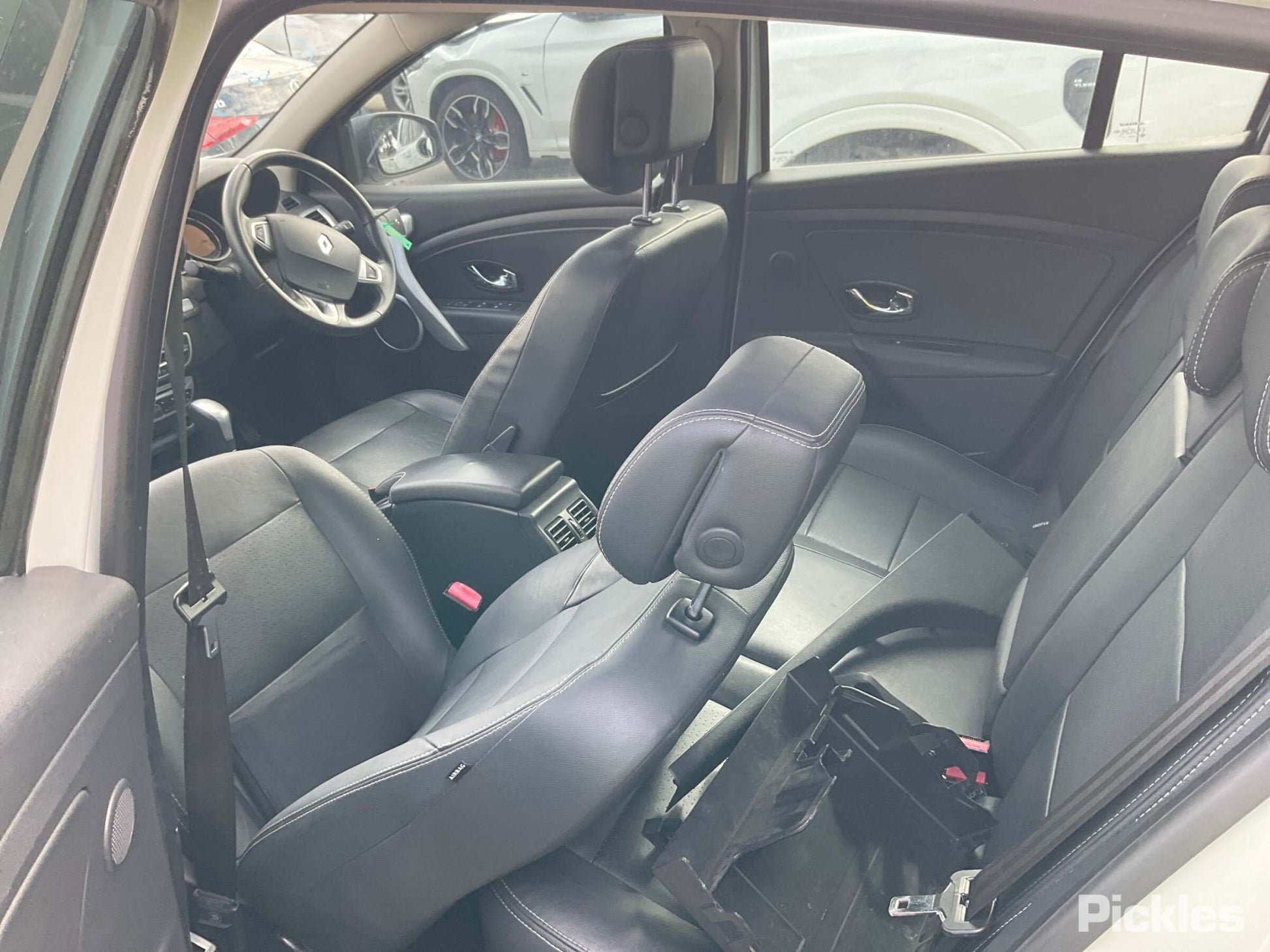 2012 RENAULT MEGANE  X32/B95/K95, 5DR HATCH/WAGON, 09/10-06/14 631019031R LEFT GUARD