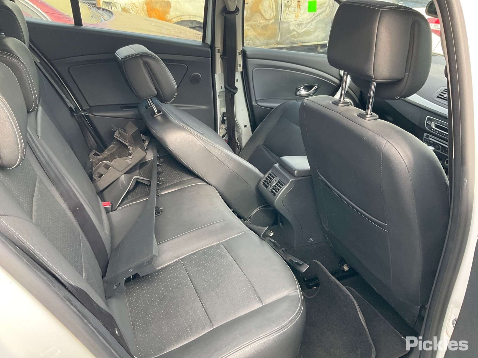 2012 RENAULT MEGANE X32/B95/X95, 5DR HATCH, SPORT EDITION, 09/10-06/13 260109518R RIGHT HEADLAMP