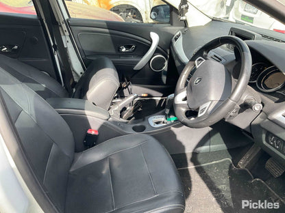 2012 RENAULT MEGANE  X32/B95/K95, 5DR HATCH/WAGON, 09/10-06/14 631019031R LEFT GUARD