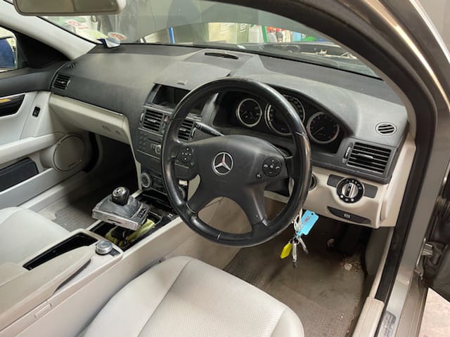 2009 MERCEDES C CLASS UNDER DASH, W204/S204/C204, 07/07-01/15 5DK 009 225-28 FUSE BOX