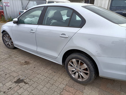 2017 VOLKSWAGEN JETTA 1B, W/ PARK SENSORS TYPE, 11/14-12/17 5C6807417J REAR BUMPER