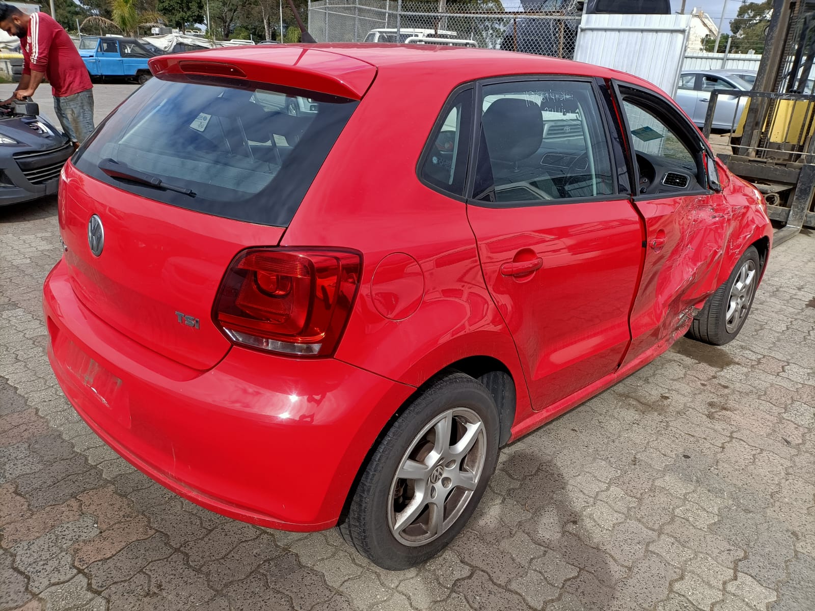 2010 VOLKSWAGEN POLO LH FRONT, 6R, 5DR HATCH, CLOTH, COMFORTLINE, 05/10-05/14 6R4867011BJ DOOR TRIM