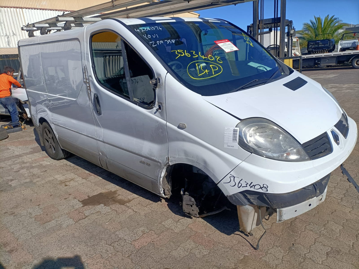 2014 RENAULT TRAFIC BARN DOOR SURROUND, 270 DEGREE DOOR LWB (VF1FLBHB), X83, 05/07-12/14 7700793306 LEFT TAILLIGHT