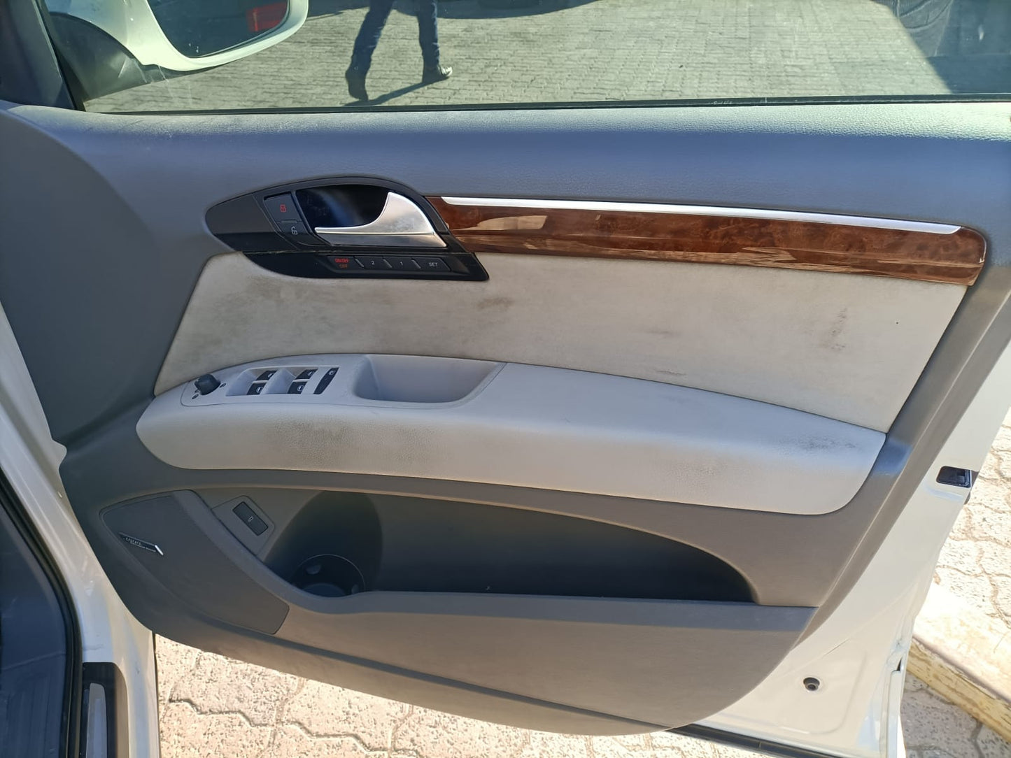 2009 AUDI Q7 4L, 09/06-08/15 4L0831051A LEFT FRONT DOOR