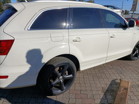 2009 AUDI Q7 4L, 09/06-08/15 4L0831051A LEFT FRONT DOOR