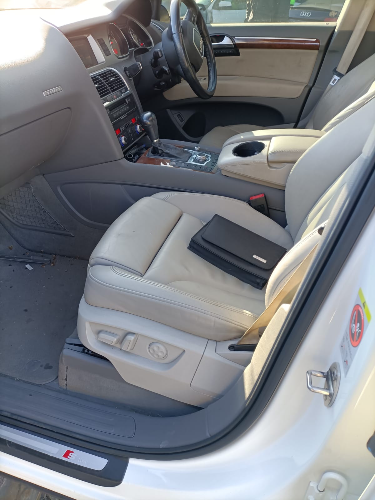 2009 AUDI Q7 4L, 09/06-08/15 4L0831051A LEFT FRONT DOOR