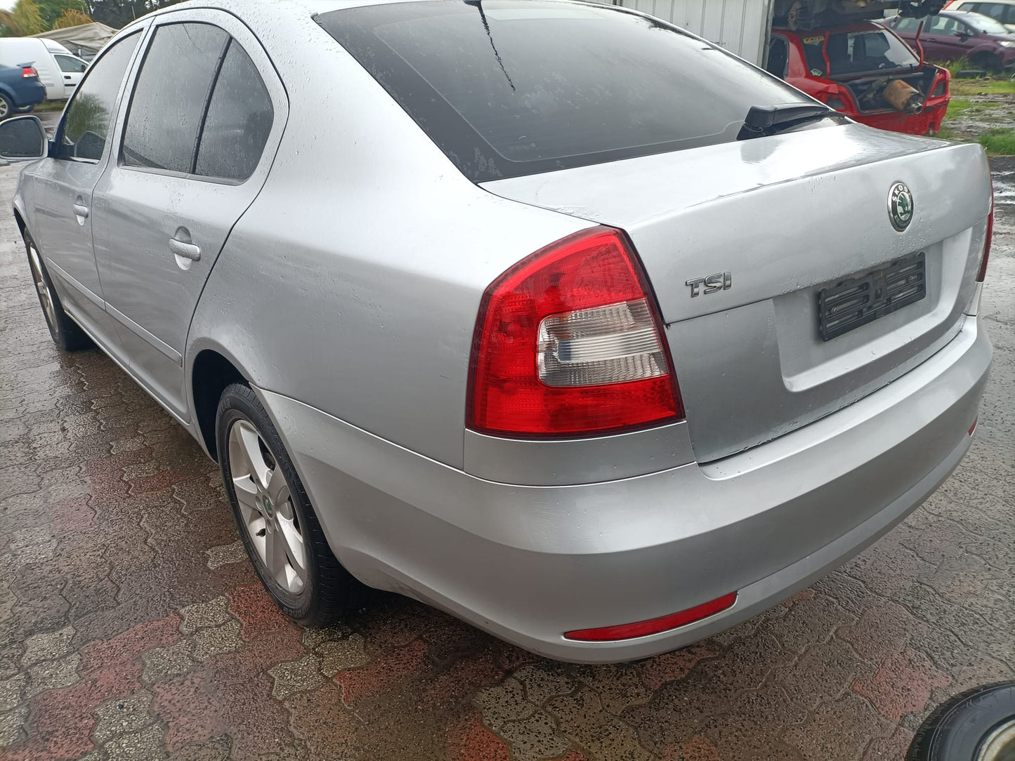 2010 SKODA OCTAVIA 1Z, ELEGANCE/SCOUT, MANUAL FOLD, W/ SURROUND LIGHT TYPE (6XD), 02/09-10/13 1Z2857508AB RIGHT DOOR MIRROR