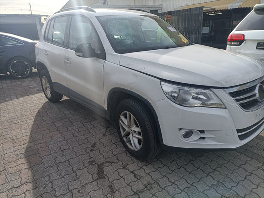 2011 VOLKSWAGEN TIGUAN BUMPER BAR (2 PIECE), 5N, NON PARK SENSOR TYPE, 05/08-06/11 5N0807421 REAR BUMPER