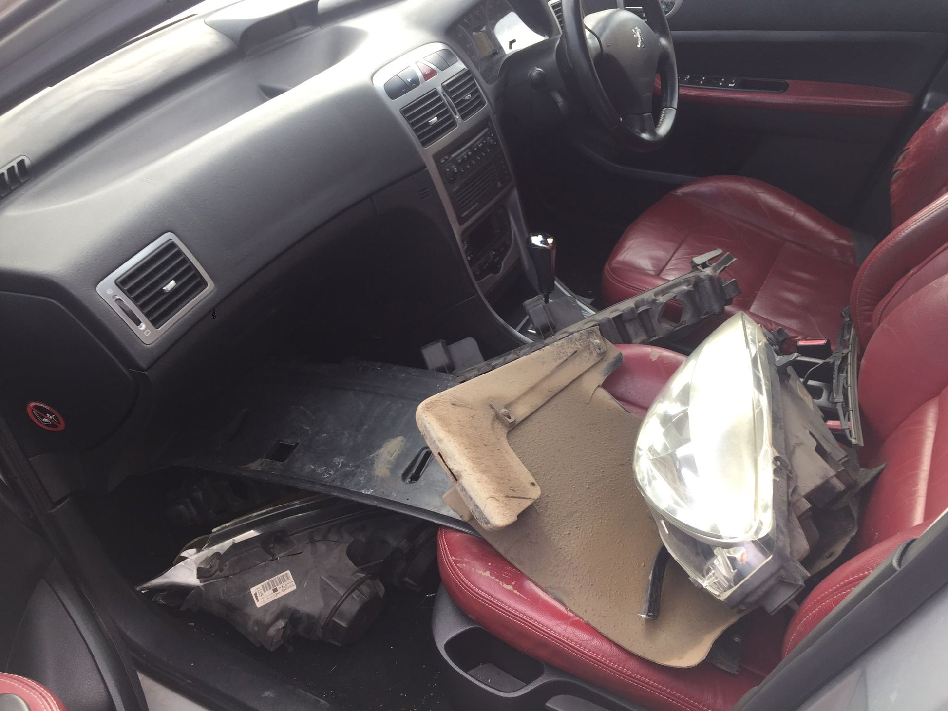 2004 PEUGEOT 307 RIGHT FRONT DOOR LOCK, 5DR HATCH/WAGON, T5, 12/01-12/08 9136P1 DOOR BOOT GATE LOCK