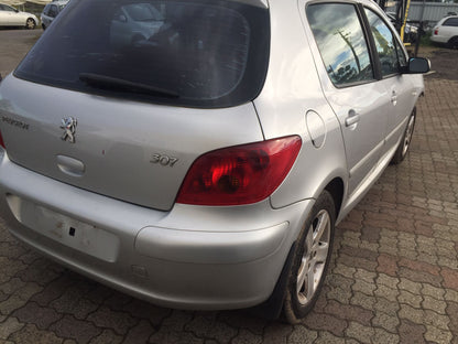 2004 PEUGEOT 307 LEFT FRONT DOOR LOCK, 5DR HATCH/WAGON, T5, 12/01-12/08 9135N4 DOOR BOOT GATE LOCK