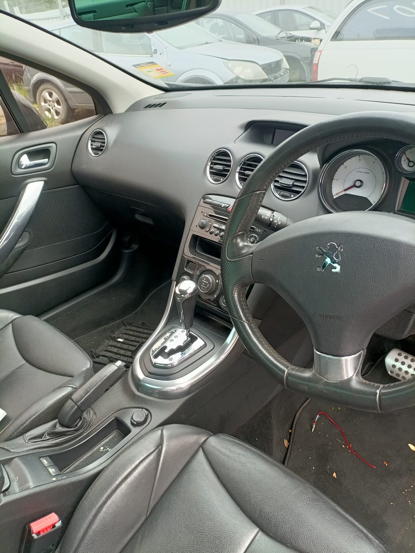 2009 PEUGEOT 308 LEFT FRONT DOOR LOCK, T7, CABRIO, 07/09-09/14 9135FW DOOR BOOT GATE LOCK