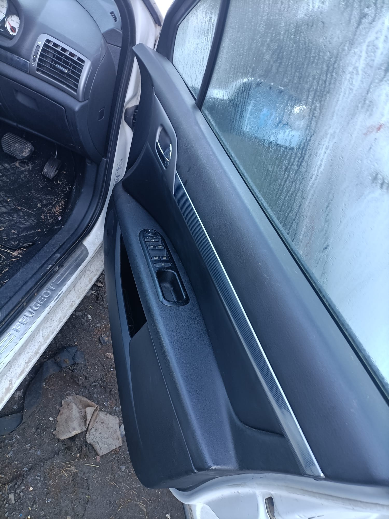 2005 PEUGEOT 407 RIGHT FRONT DOOR LOCK, SEDAN/WAGON, 09/04-12/11 9136FG DOOR BOOT GATE LOCK