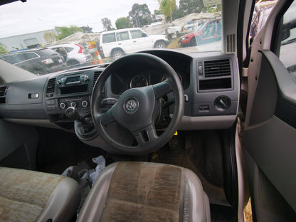 Wrecking 2012 VOLKSWAGEN TRANSPORTER for Used Parts VW1001