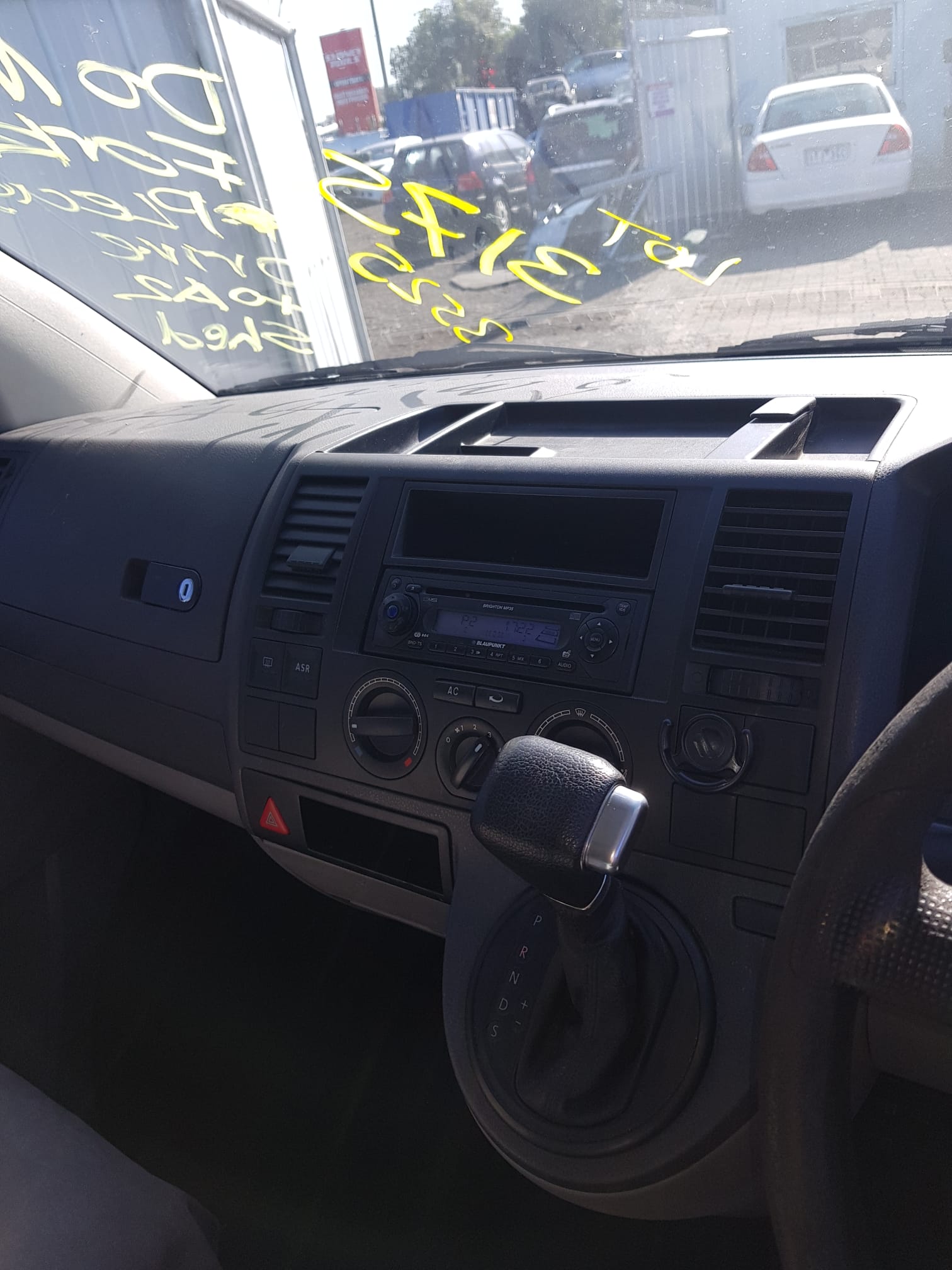 2006 VOLKSWAGEN TRANSPORTER T5, 08/04-06/15 7H0821102E RIGHT GUARD