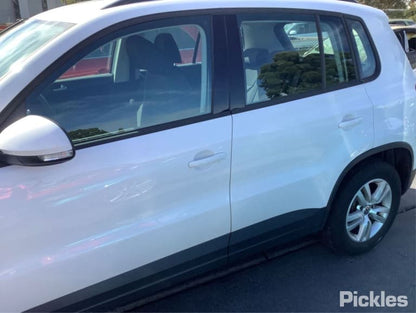 2011 VOLKSWAGEN TIGUAN CD PLAYER (RCD310), 5N, 05/08-08/16 5M0057186J RADIO CD DVD SAT TV
