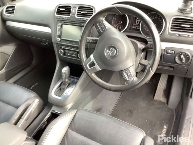 2011 VOLKSWAGEN GOLF GEN 6, CABRIO, 07/11-01/16  5K7831055D LEFT FRONT DOOR