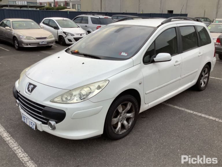 2007 PEUGEOT 307 T5-T6, WAGON, W/ PARK SENSOR TYPE, 10/03-12/08 7410R5 REAR BUMPER