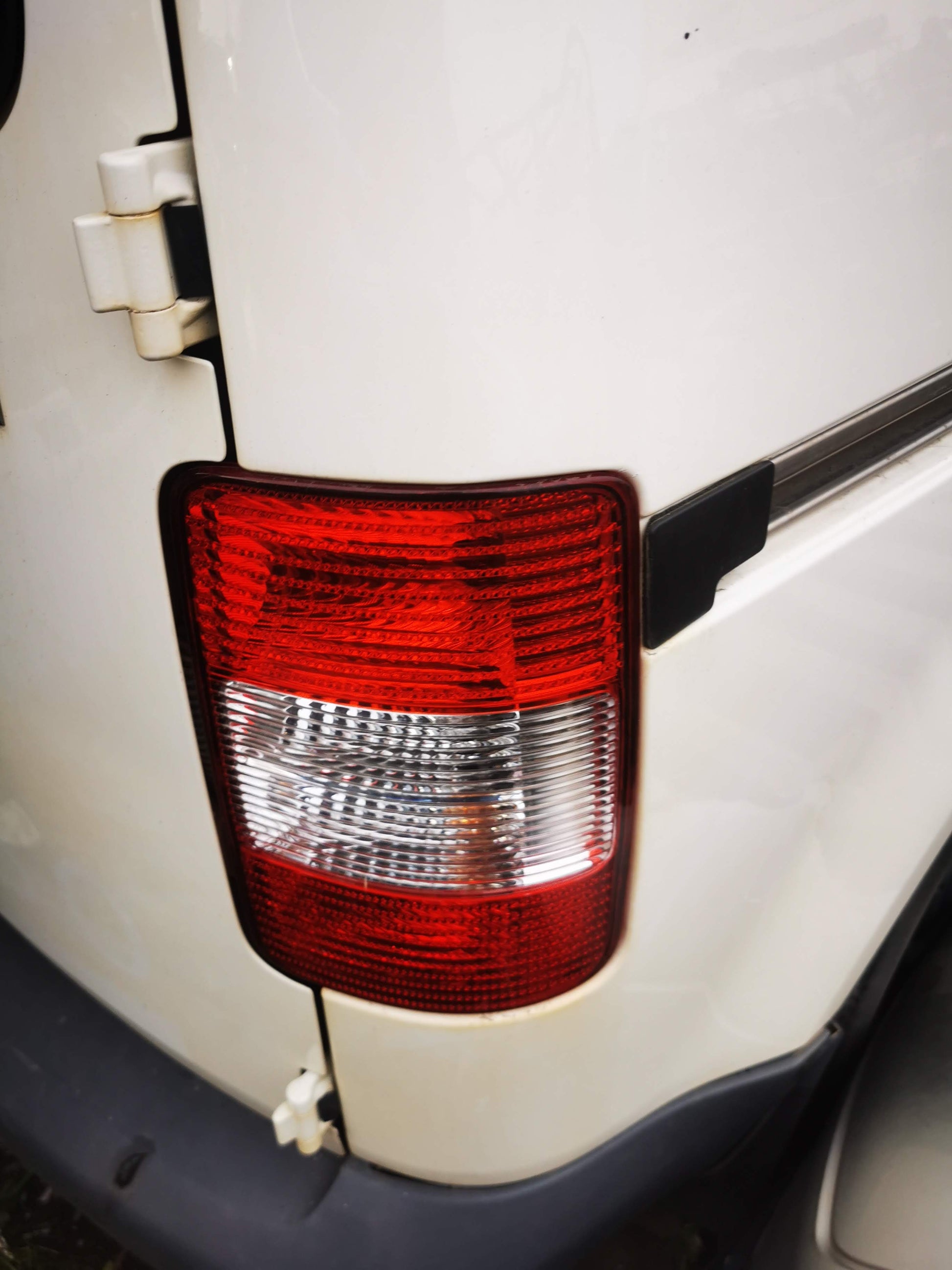 2007 VOLKSWAGEN CADDY 2K, 12/04-08/10 2K0945095M LEFT TAILLIGHT