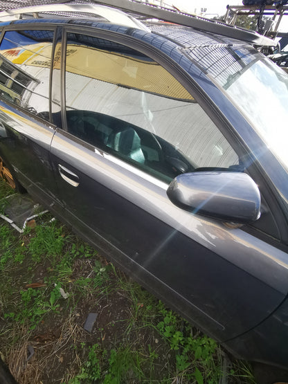 2005 AUDI A4 B7 (A4), WAGON, 11/04-03/08 8E0831052J RIGHT FRONT DOOR