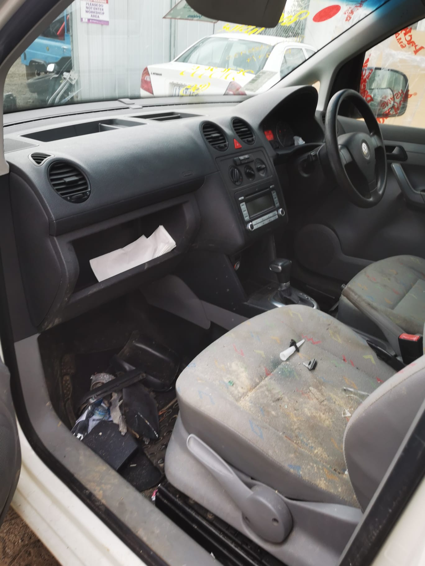 2008 VOLKSWAGEN CADDY 2K, CHROME INSERT TYPE, 12/04-08/10  RIGHT HEADLAMP