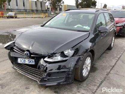 Wrecking 2014 VOLKSWAGEN GOLF for Used Parts VW0853