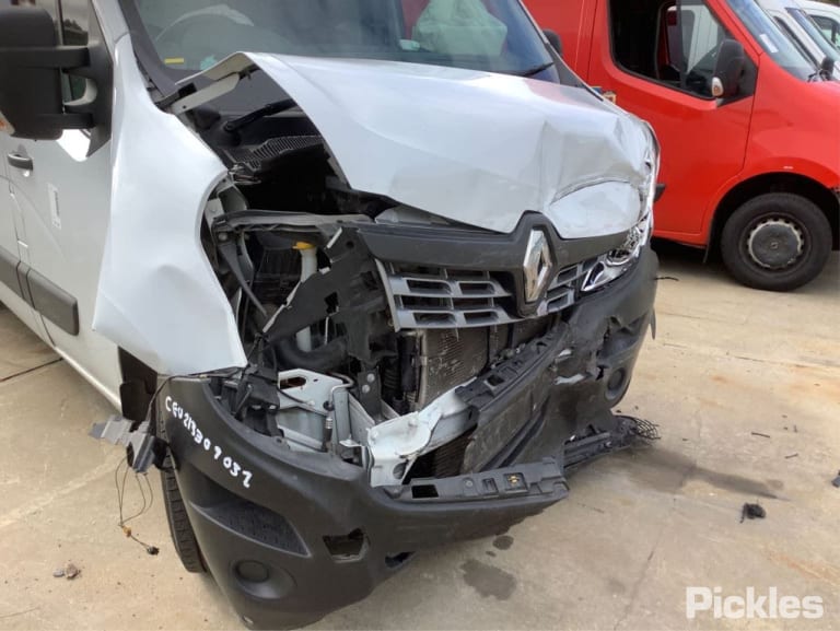 Wrecking 2018 RENAULT MASTER for Used Parts RN0854