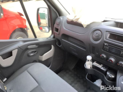 Wrecking 2018 RENAULT MASTER for Used Parts RN0854
