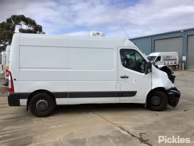 Wrecking 2018 RENAULT MASTER for Used Parts RN0854