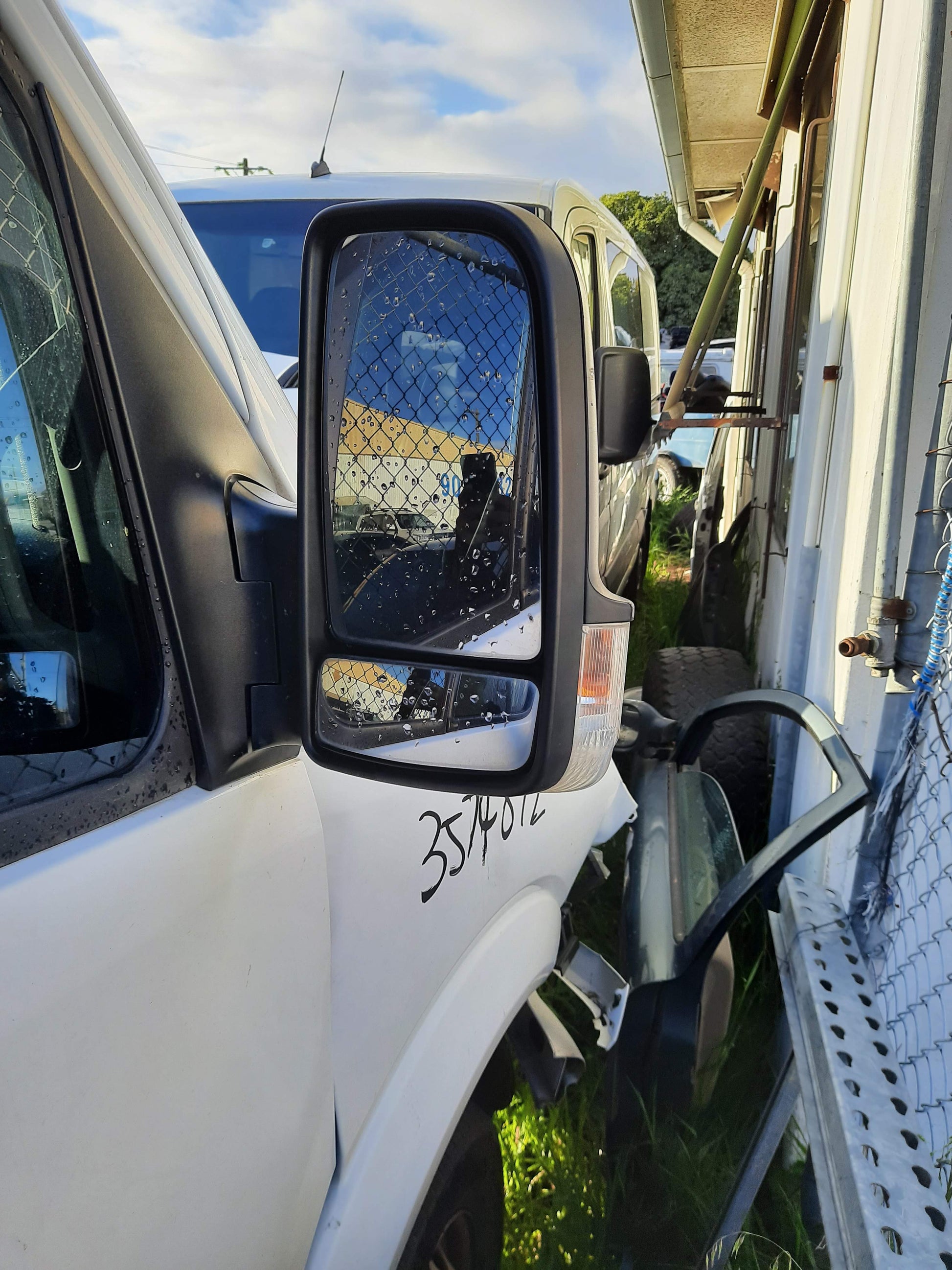 2013 MERCEDES SPRINTER RIGHT FRONT DOOR LOCK, NCV3, 10/06-04/18 A9067201835 DOOR BOOT GATE LOCK