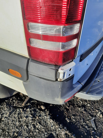 2013 MERCEDES SPRINTER RIGHT FRONT DOOR LOCK, NCV3, 10/06-04/18 A9067201835 DOOR BOOT GATE LOCK