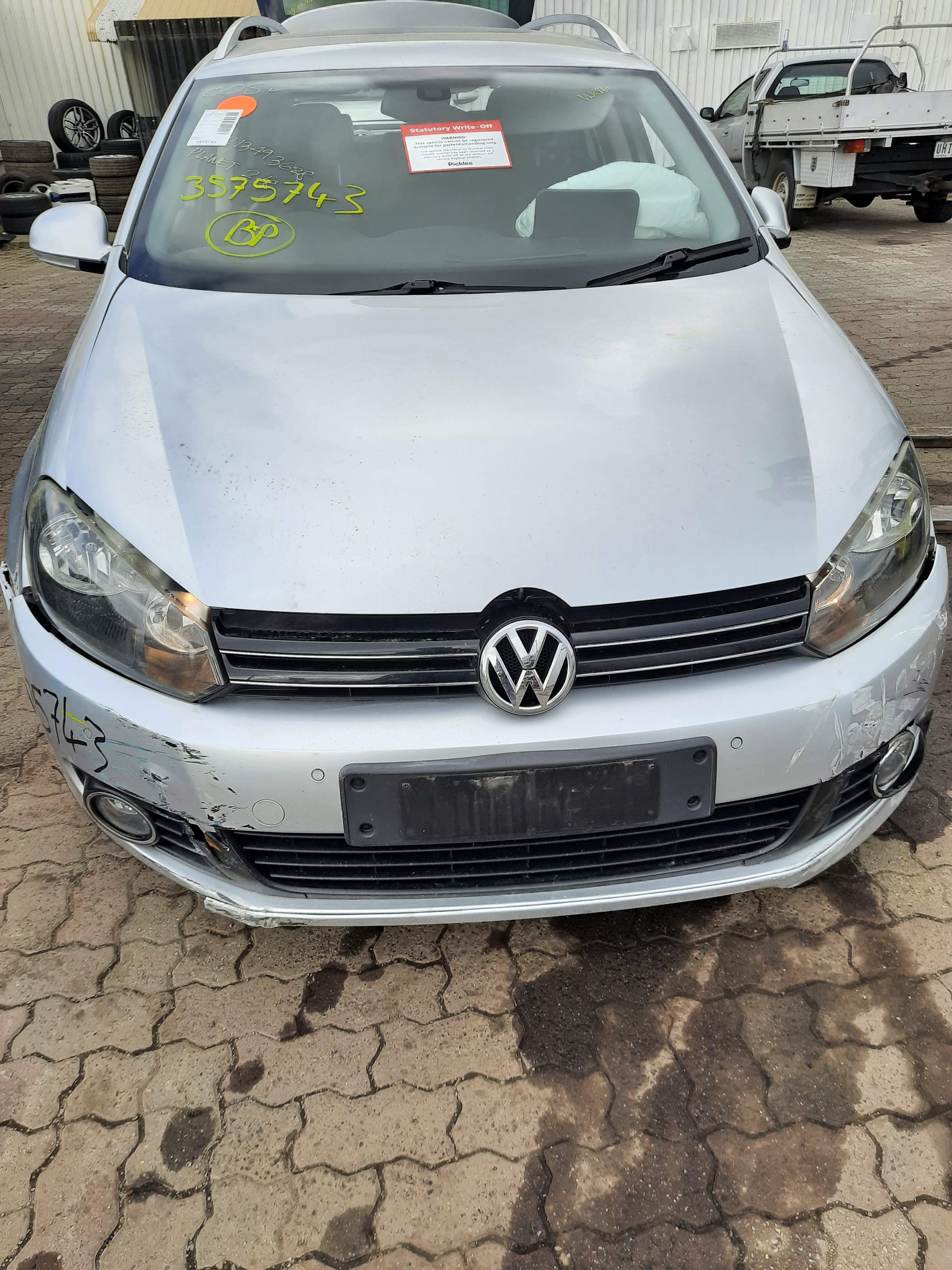 2010 VOLKSWAGEN GOLF RADIATOR GRILLE, GEN 6, WAGON, BLACK/BLACK, 09/09-01/13 1K9853651A GRILLE