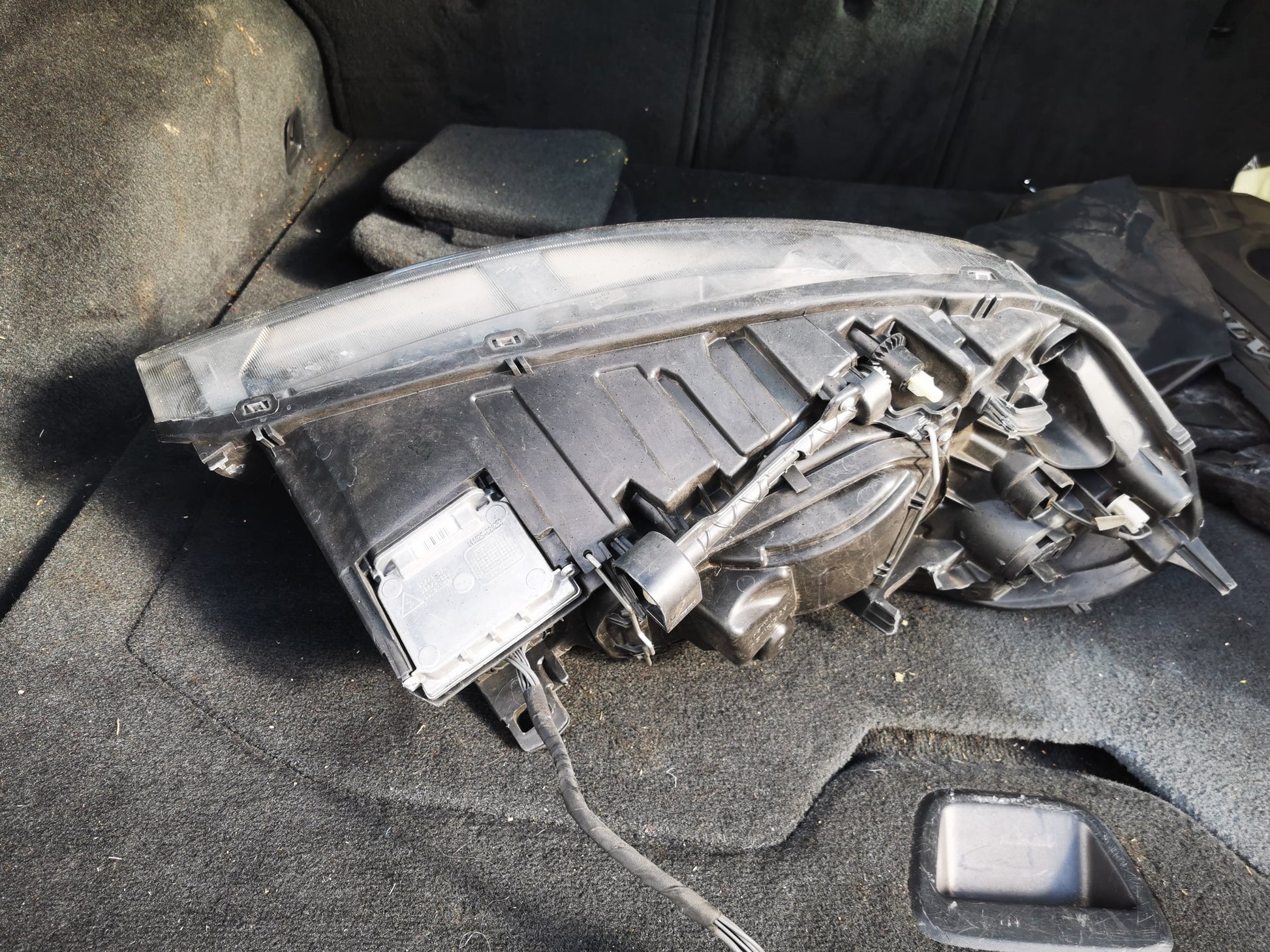 2012 VOLVO XC60 RH FRONT, CH <288204, ASSY (BELT AND STALK), DZ, 02/09-04/17  SEAT BELT STALK