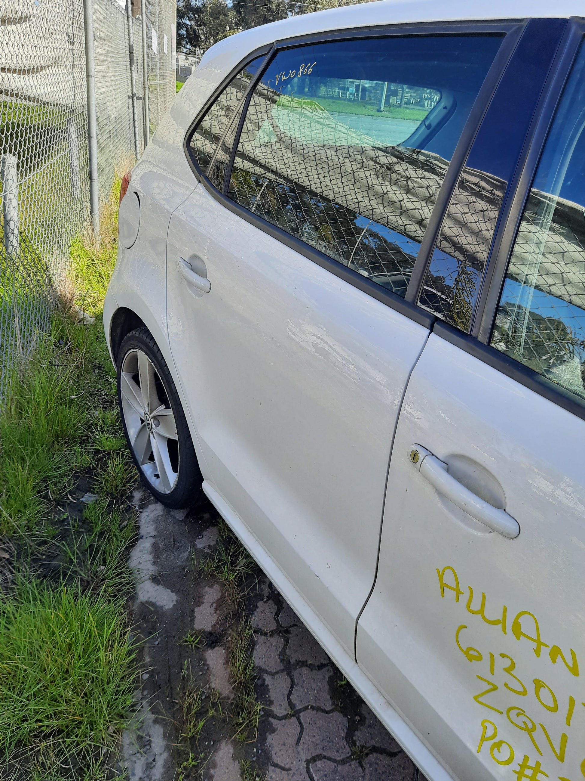 2013 VOLKSWAGEN POLO RIGHT FRONT DOOR LOCK, 6R, P/N 5K2837016H, 05/10-09/17 5K2837016H DOOR BOOT GATE LOCK