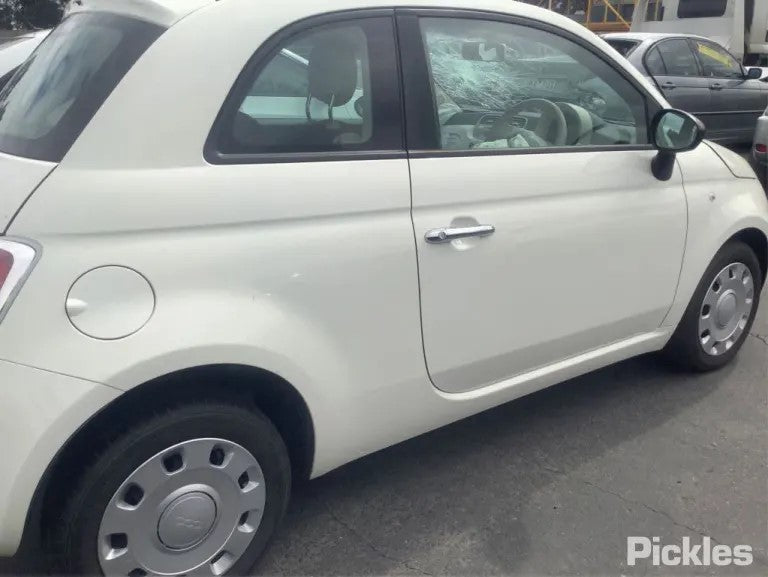 2015 FIAT 500 IN BODY, HATCH, LIGHT GREY LENS EDGING, 03/08-09/15 51885549 LEFT TAILLIGHT