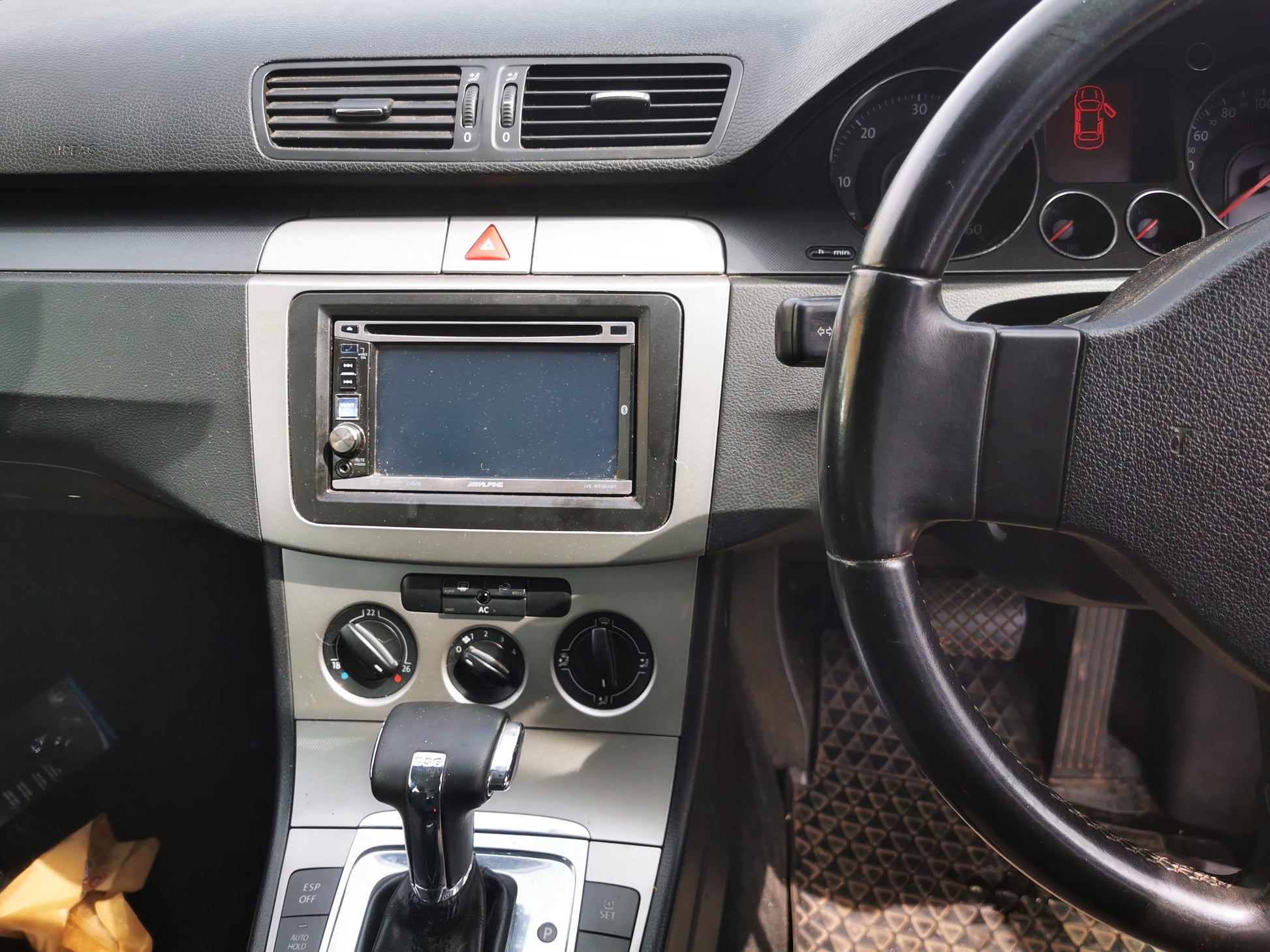 2008 VOLKSWAGEN PASSAT TAILGATE LAMP (RH SIDE), 3C/MK6 B6, WAGON, NON TINTED TYPE, 03/06-09/10 3C9945094A REAR GARNISH