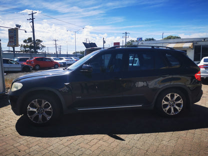 2008 BMW X5 E70, 03/07-08/13 41517211424 RIGHT FRONT DOOR
