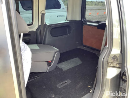 2012 VOLKSWAGEN CADDY RIGHT REAR DOOR SLIDING LOCK, 2K, 12/04-06/15 2K5843654 DOOR BOOT GATE LOCK