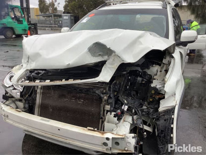 Wrecking 2011 VOLVO XC90 for Used Parts VO0910