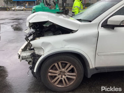 Wrecking 2011 VOLVO XC90 for Used Parts VO0910