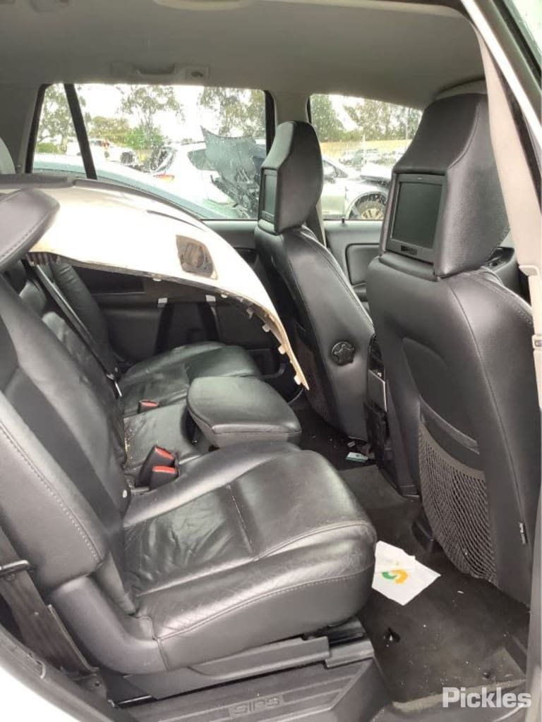 Wrecking 2011 VOLVO XC90 for Used Parts VO0910