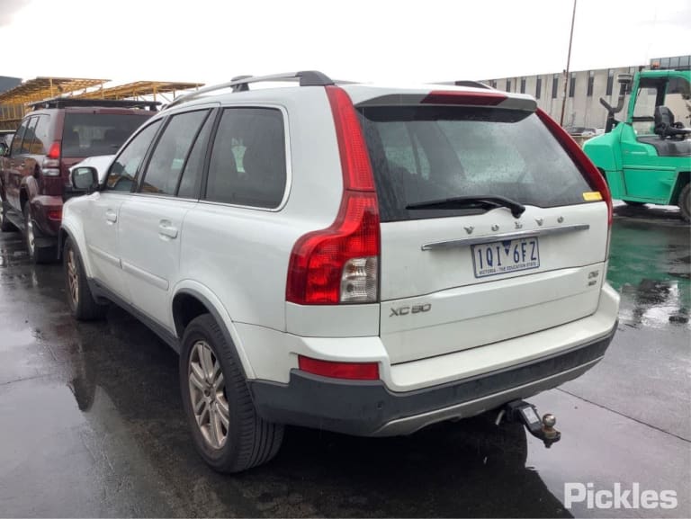 Wrecking 2011 VOLVO XC90 for Used Parts VO0910
