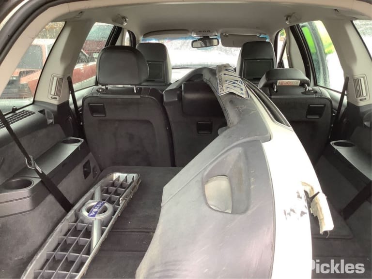 Wrecking 2011 VOLVO XC90 for Used Parts VO0910