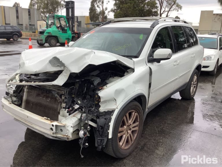 Wrecking 2011 VOLVO XC90 for Used Parts VO0910