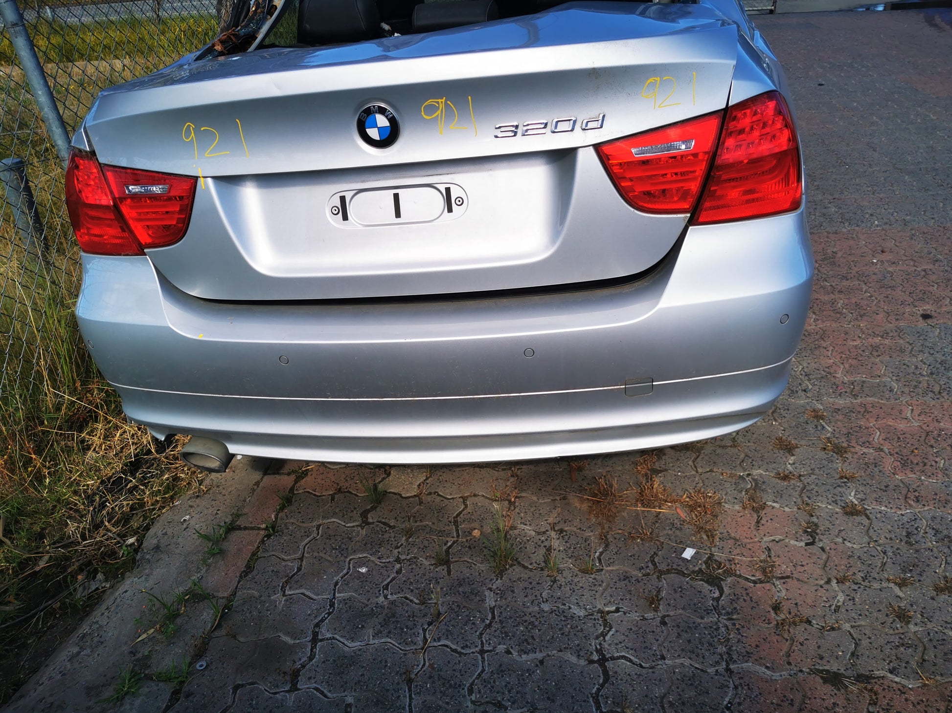 2010 BMW 3 SERIES BONNET GRILLE (RH SIDE), E90/E92/E93, SEDAN/COUPE/CABRIO, 03/07-09/13 51137201968 GRILLE