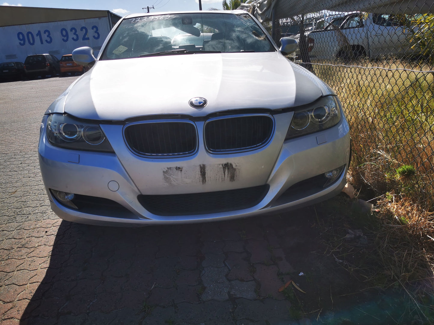 2010 BMW 3 SERIES BONNET GRILLE (RH SIDE), E90/E92/E93, SEDAN/COUPE/CABRIO, 03/07-09/13 51137201968 GRILLE