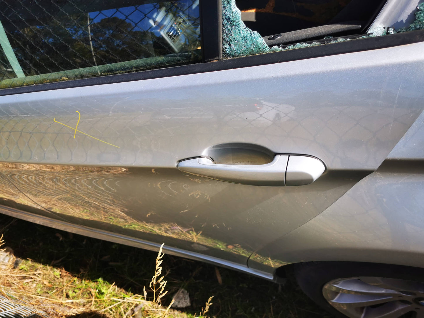 2010 BMW 3 SERIES BONNET GRILLE (LH SIDE), E90/E92/E93, SEDAN/COUPE/CABRIO, 03/07-09/13 51137201967 GRILLE